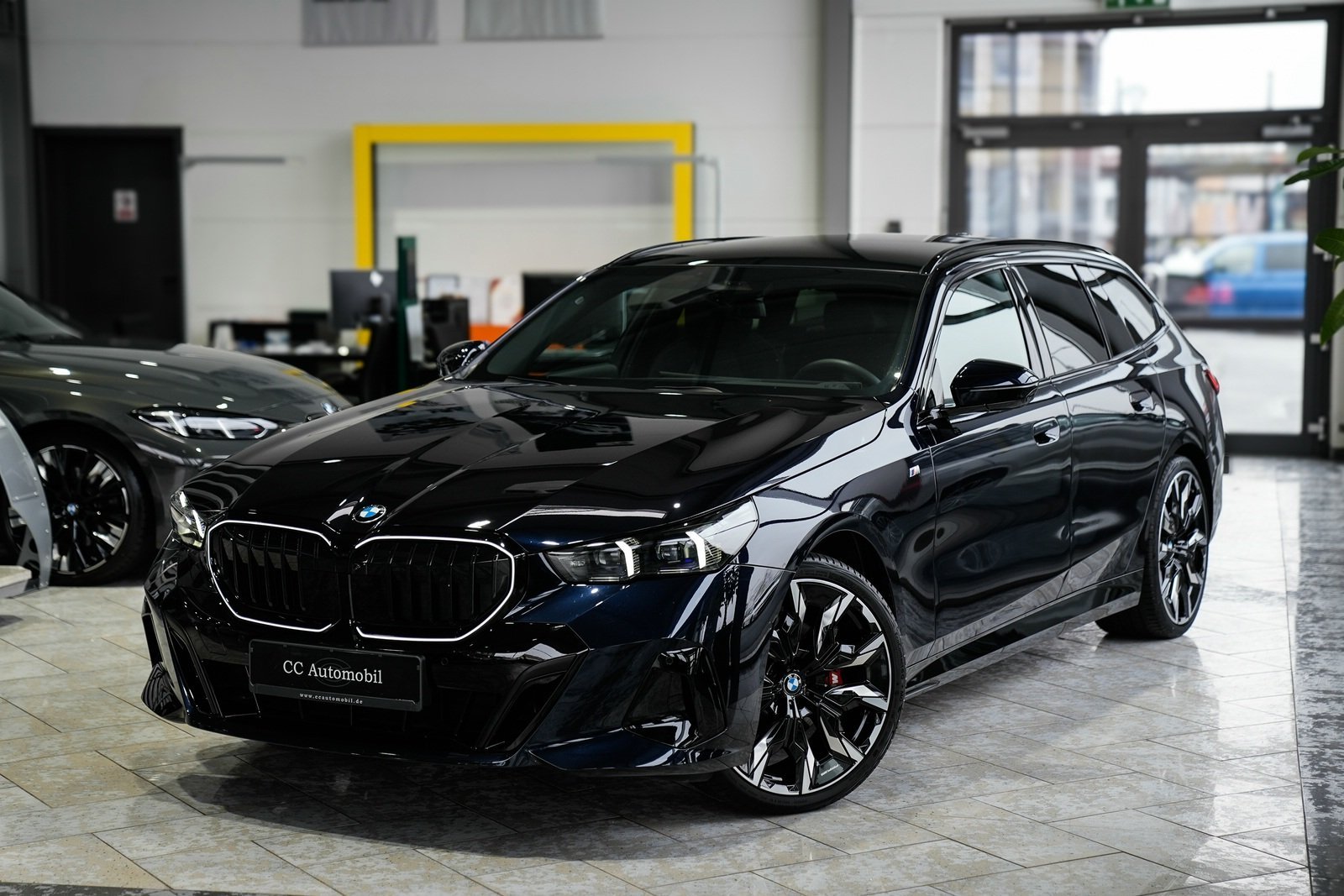BMW 520 i Touring M SPORT PRO 1