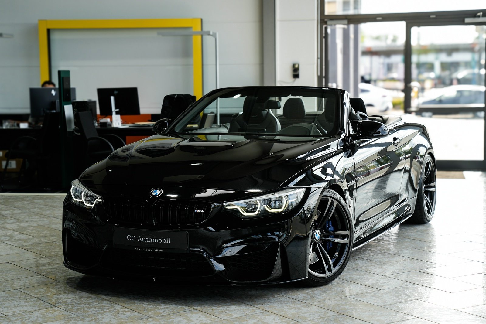 BMW M4 Competition Cabrio 1