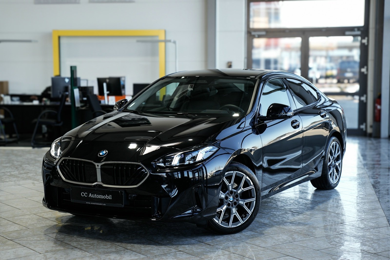 BMW 220 i Gran Coupe 1