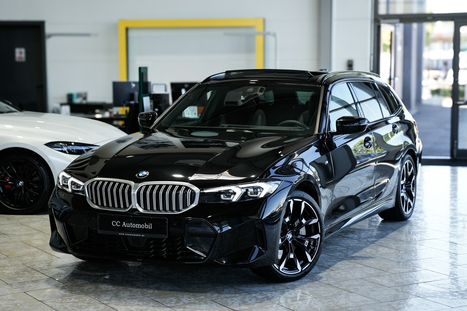 BMW 330 i xDrive Touring M Sport 1