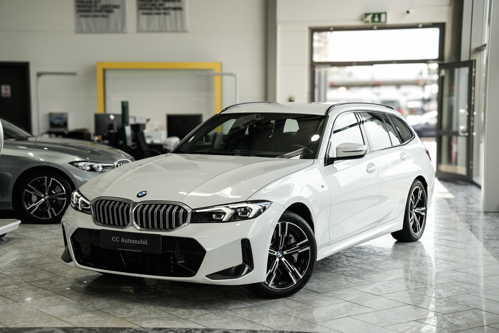 BMW 330 i xDrive Touring M Sport